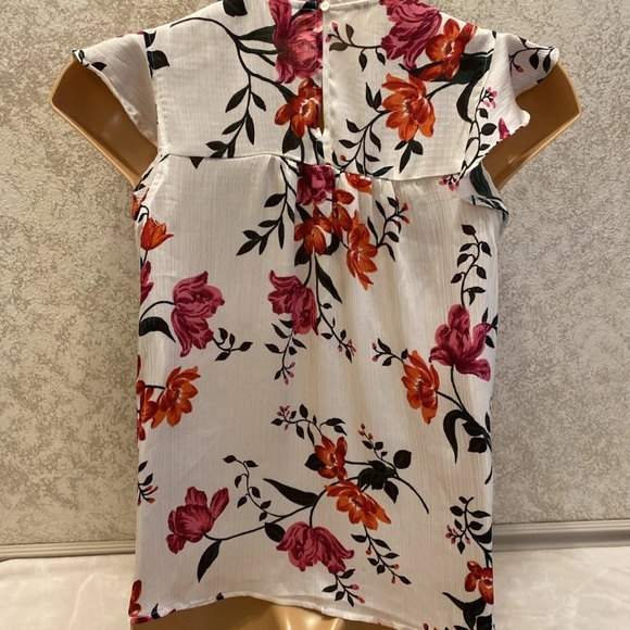 Old Navy White Blouse with Pink and Orange Floral Design - Picture 9 of 14